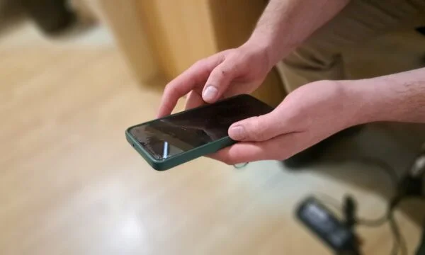 Prizrenの警察は市民に警告しました:空の銀行口座のために使用している偽のメッセージの注意してください