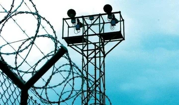 ギリシャの刑務所で戦う、2人の囚人は死にます
