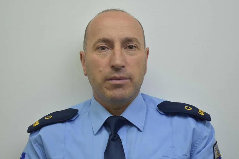 Kosovo警察公式スプリットライブ