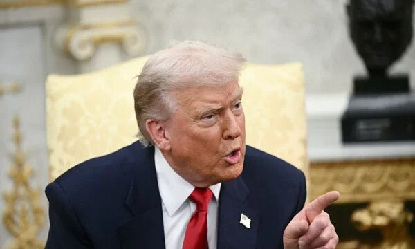 トランプは米国が7つの小さなイランの船に当たると言います