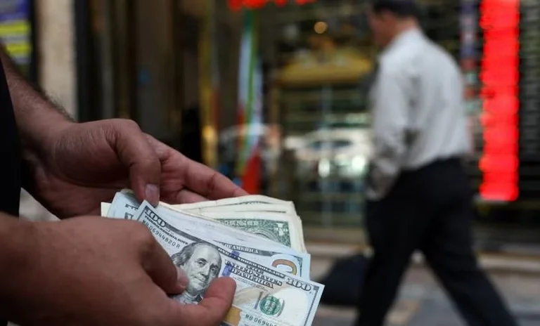 Iran's economy on the edge of a cliff because of war
