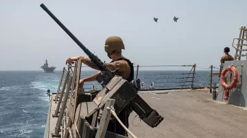 イランはホルムズのエスカレーション中ヨーロッパ軍基地を脅かす