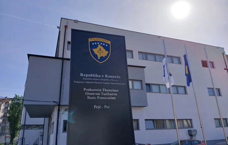 Актакузе против человека в Пече за контрабанду с мигрантами