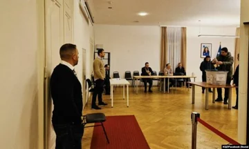 CEC は、物理的な投票の 48 の外交的表現をセットします: それは彼らが投票することができますすべてです。.