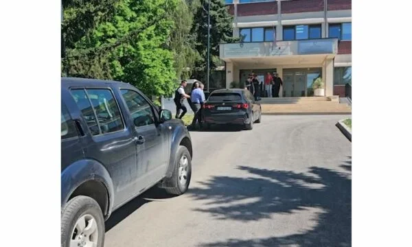 Bassing at the Cadastral Agency, arrested an official
