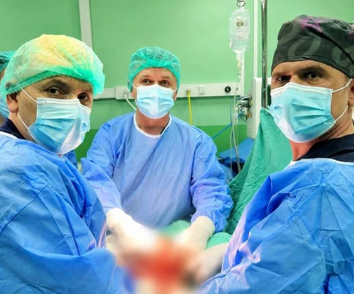 Complex operation in Mitrovica: Successfully removes the 69-year-old tumor