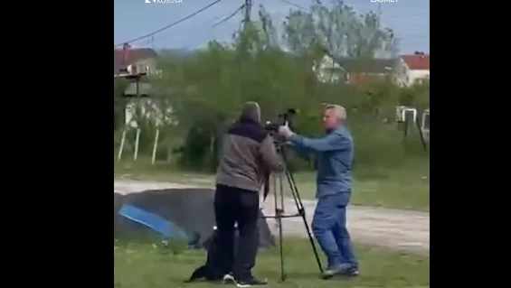 Ferizaj、Kosovoクランチーム攻撃のベイビーケース