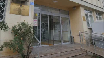 裁判所は、カダストラル庁のケースで逮捕された5のための決定を下す