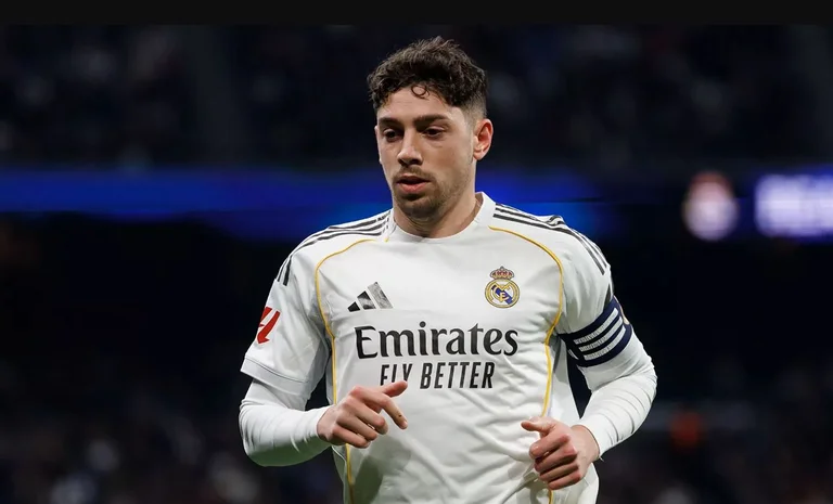 Real Madrid confirms: Valverde has had a stroke after he's beaten Tchouamen, I'm gonna rest 10 to 14 days.
