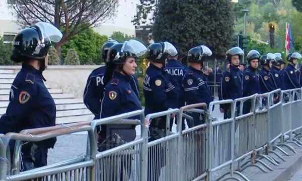 Протест ДП сегодня в Тиране, более 1200 полицейских задействованы на местах