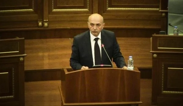 9 years from no-confidence motion against government Mustafa