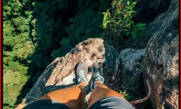 Fear of heights begins at the feet