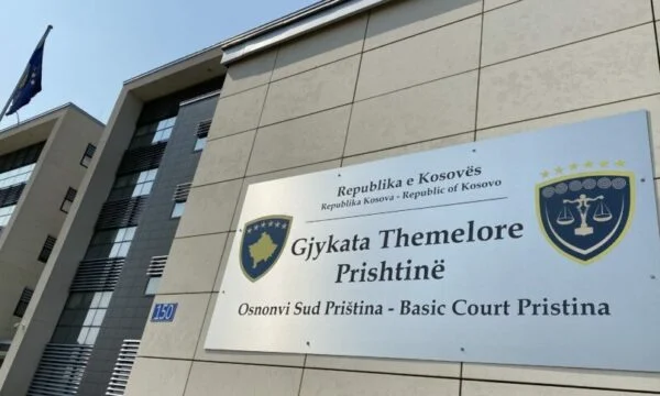 Kaksi syytettyä epäonnistui, 12 poliisin ja kahden lahjontaan syyllistyneen tullivirkailijan kuulemiset epäonnistuivat.