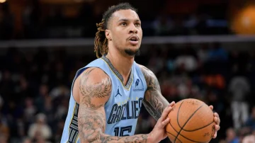 バスケットボールの悲劇は、29歳で人生の星のNBAによって突然分離されます