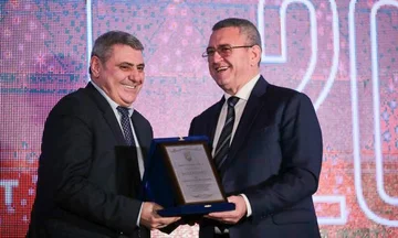 10年前、歴史は記録され、Armand Duka大統領はファディルVokrinを覚えています