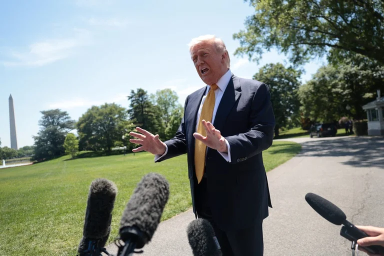Trump pravi, da s Putinom ni razumevanja o Donbasu.