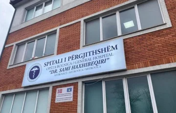 13 vjeçari aksidentohet në Skenderaj, dërgohet në Spitalin e Mitrovicës për trajtim