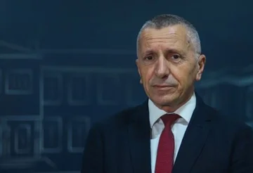 Kamberi dhe dy deputetë të tjerë paraqesin rezolutë për dënimin e krimeve të kryera në Kosovë