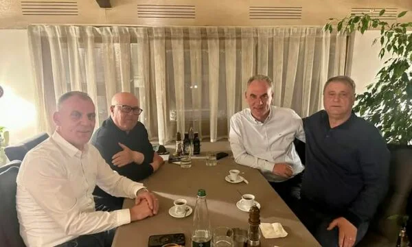 Αδέλφια του Θάτσι “Καφές μεταξύ φίλων” με τον Λιμάι