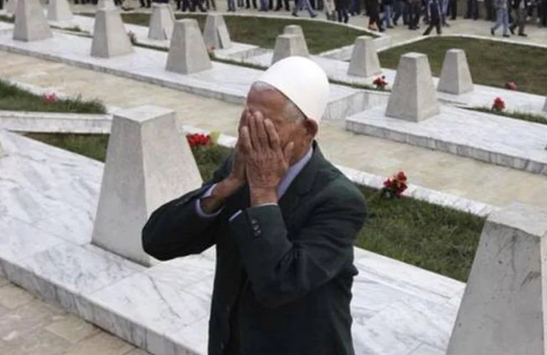 27 χρόνια από τη σφαγή του Κικ, όπου 44 άνδρες σκοτώθηκαν άγρια