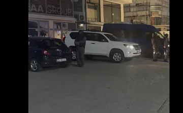 Pjesëtarë të Njësisë Speciale të Policisë shihen në Skenderaj