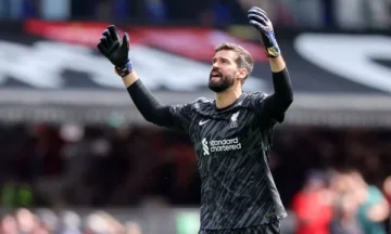 Rozmowy między Juventu a Allison Becker zaczynają się