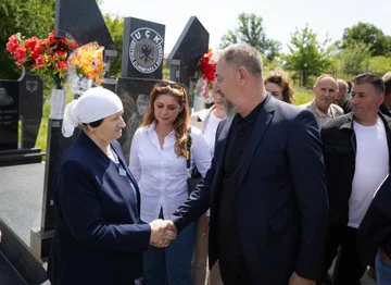 Sami Lushtaku përkujton heroizmin e Malush Ahmeti: Lavdi e përjetshme dëshmorëve