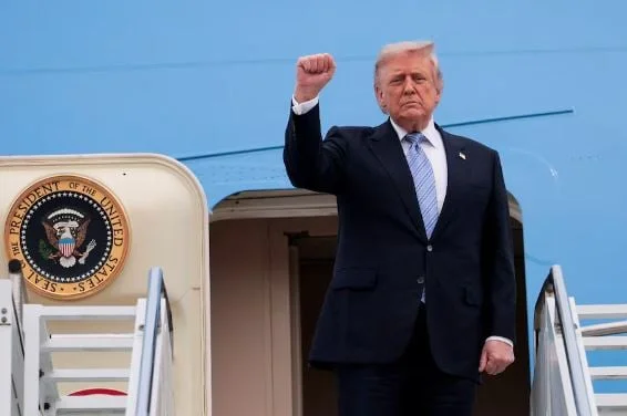 Trump lascia Pechino con alcune vittorie, ma con parole calde per Xi