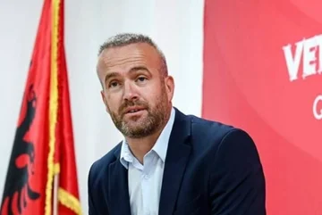 Mehani flet pas intervistimit të Lushtakut, thotë se “sulmet tinzare me banda” nuk e ndalin