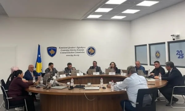 VV abandonar “fils” contra la llista sèrbia, sense veu en el certificat de 25 candidats