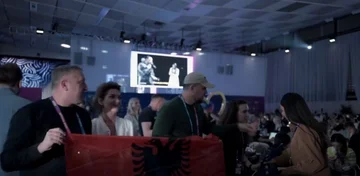Incident në Eurovision, delegacionit serb i pengon flamuri i Kosovës