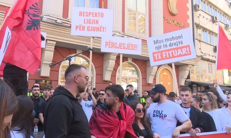 “Gli studenti albanesi protestano a Skopje domani