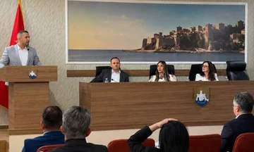 Ulqini me rregulla të reja: 500 euro gjobë nëse del me rroba plazhi në qytet