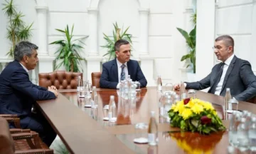 Mexhiti dhe Kasami takojnë Mickoskin, flasin për kërkesat e studentëve shqiptarë