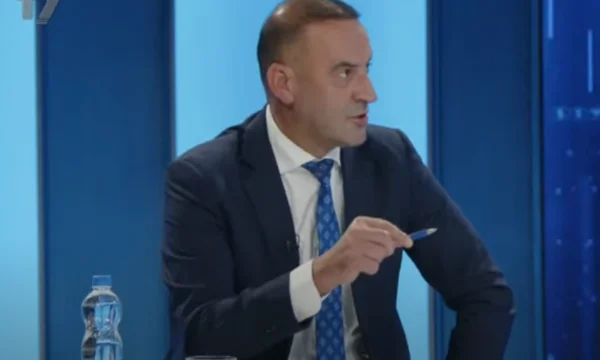 Haradinaj adverteix als que insulten i el revilleen: Ells han de respondre en qualsevol forma.