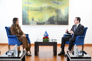 Albin Kurti e merr në ekip ish-nënkryetaren e LDK-së