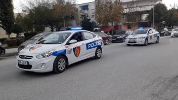 Shqipëri: Ky është polici 20-vjeçar që u plagos gjatë shërbimit dhe iu paralizuan gjymtyrët