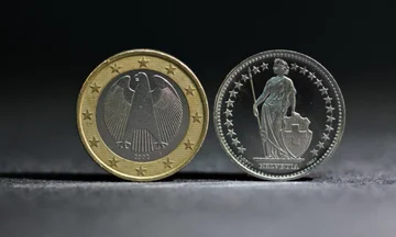 Euro bie sërish në nivel rekord kundrejt frangut zviceran