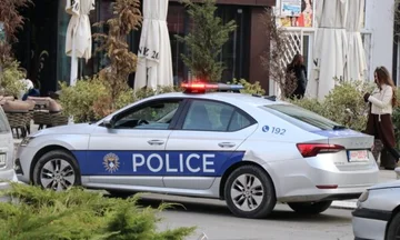 Motor je zadel tri pešce v Prištini.