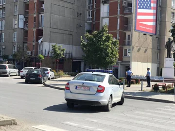 Motoçikleta godet tre këmbësorë në Prishtinë, Policia jep detaje