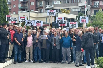 “Prona është e shenjtë” – nis protesta për ndalimin e shërbimeve ndërtimore në Rugovë