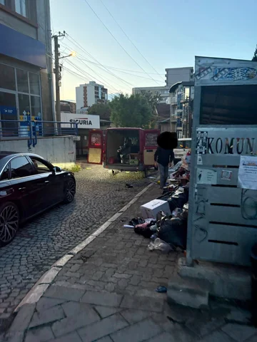 Hedhja e mbeturinave në publik, shqiptohen 4 gjoba me nga 500 euro