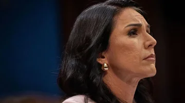 Tulsi Gabbard, jep dorëheqjen si drejtore e Inteligjencës Kombëtare në administratën Trump