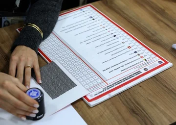 Mbi 2 milionë euro vetëm për votimin jashtë vendit, si po i shpenzon KQZ-ja fondet për zgjedhjet?