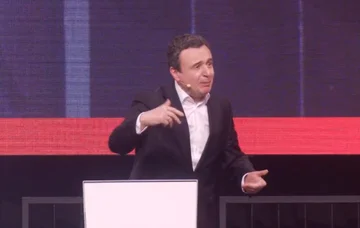 Kurti, mërgimtarëve: Do ta ulim emetimin e oksideve të azotit, se e di që kur vini ndotja iu pengon shumë