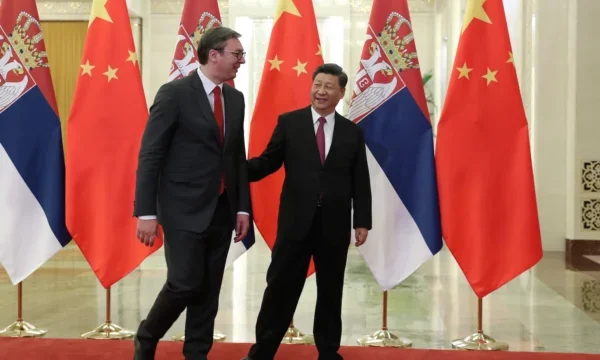 パチンの後、Vucinqiは、“鋼の友情の強化のために中国で”