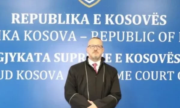 Thaci prisega, da bo politika Sveta napredovala.