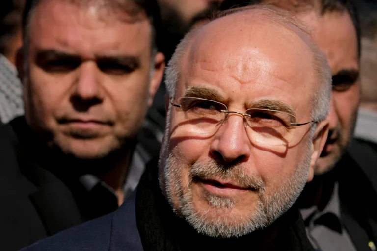 Iran's hoofdonderhandelaar, minister van Buitenlandse Zaken, gouverneur van de centrale bank komen in Qatar voor besprekingen
