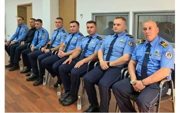 Tetë zyrtarë policorë nderohen për guxim dhe heroizëm