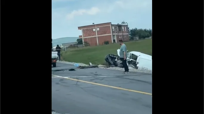 Incidente di traffico su Kline Gjakov Street, alcune persone ferite.